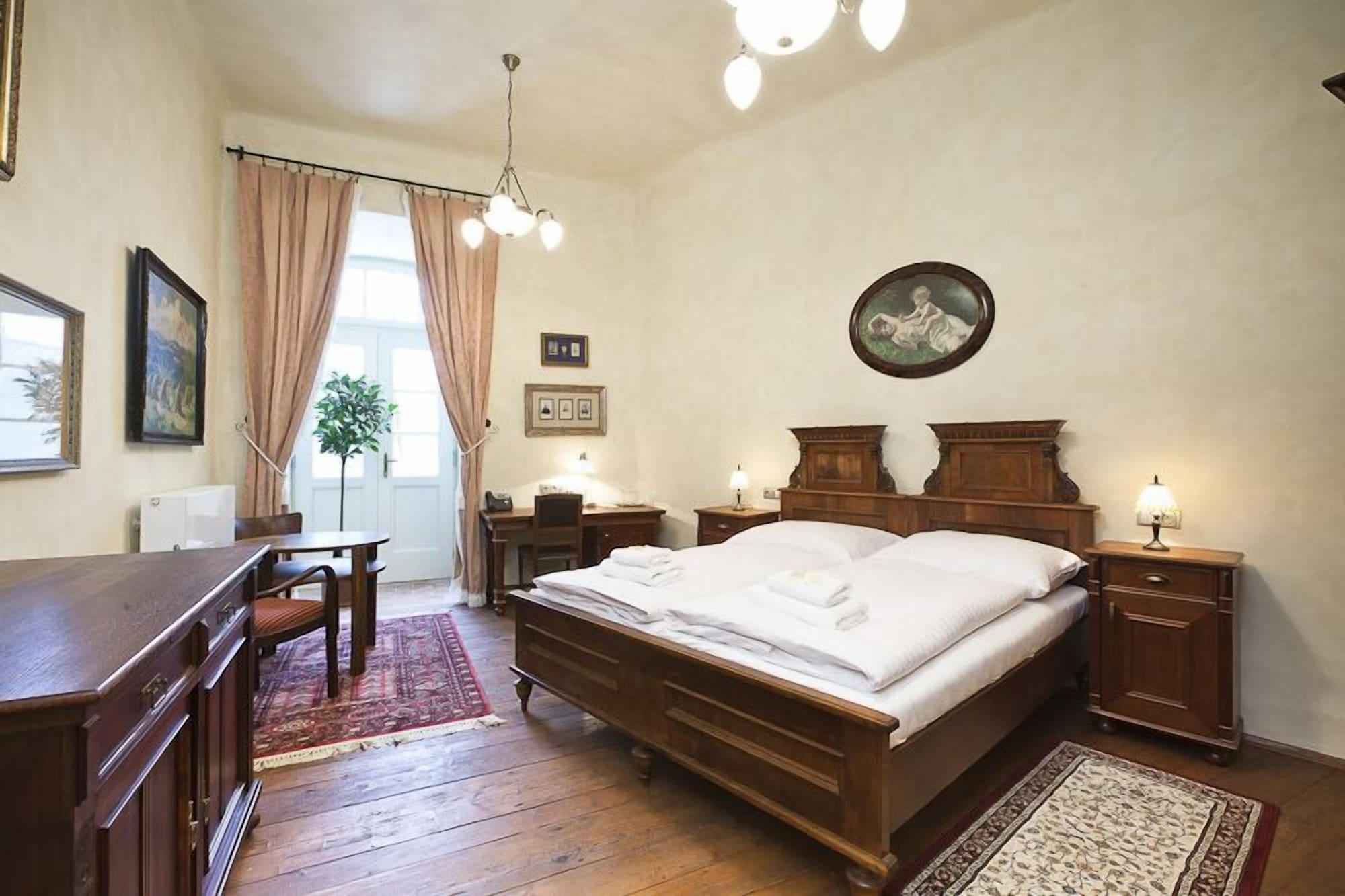 Hotel Latran Cesky Krumlov Luaran gambar