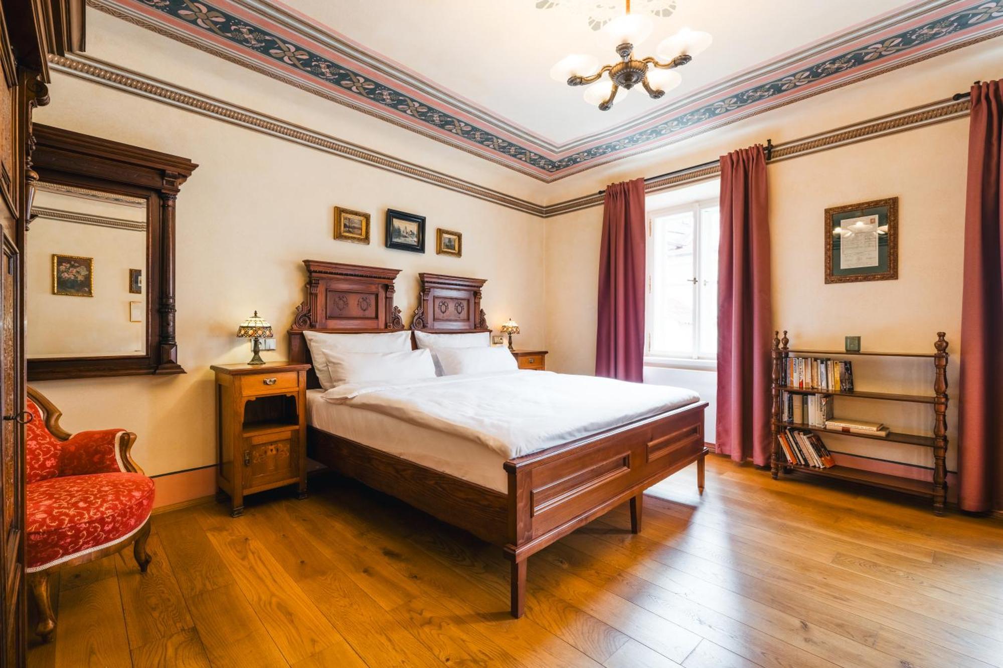 Hotel Latran Cesky Krumlov Luaran gambar