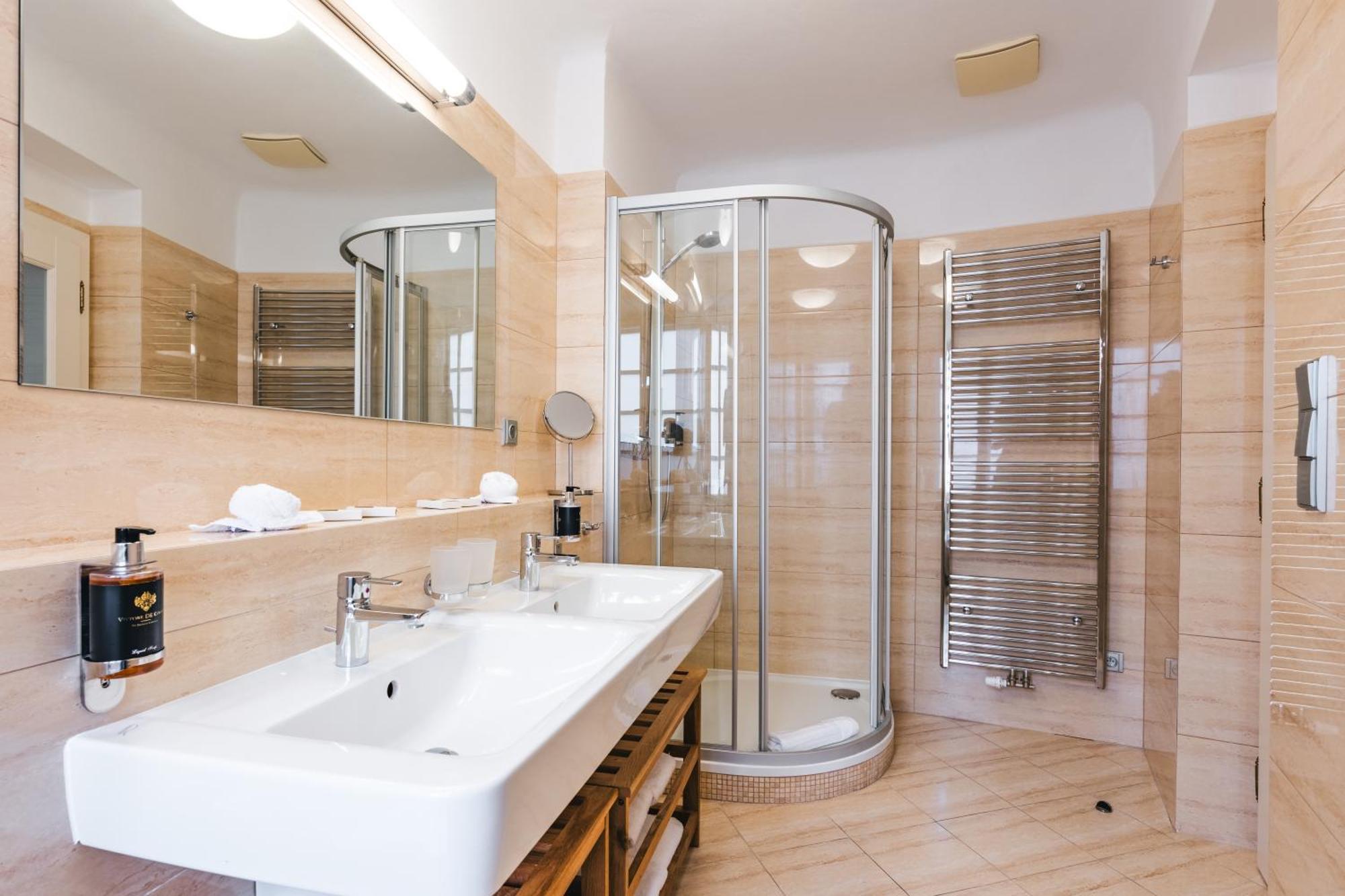 Hotel Latran Cesky Krumlov Luaran gambar