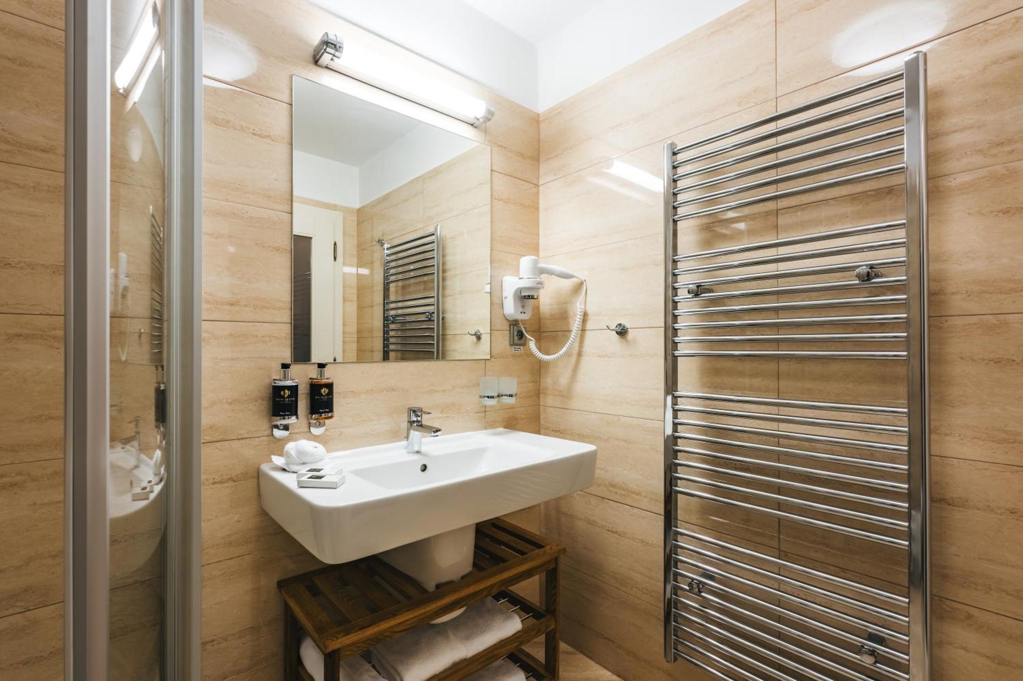 Hotel Latran Cesky Krumlov Luaran gambar