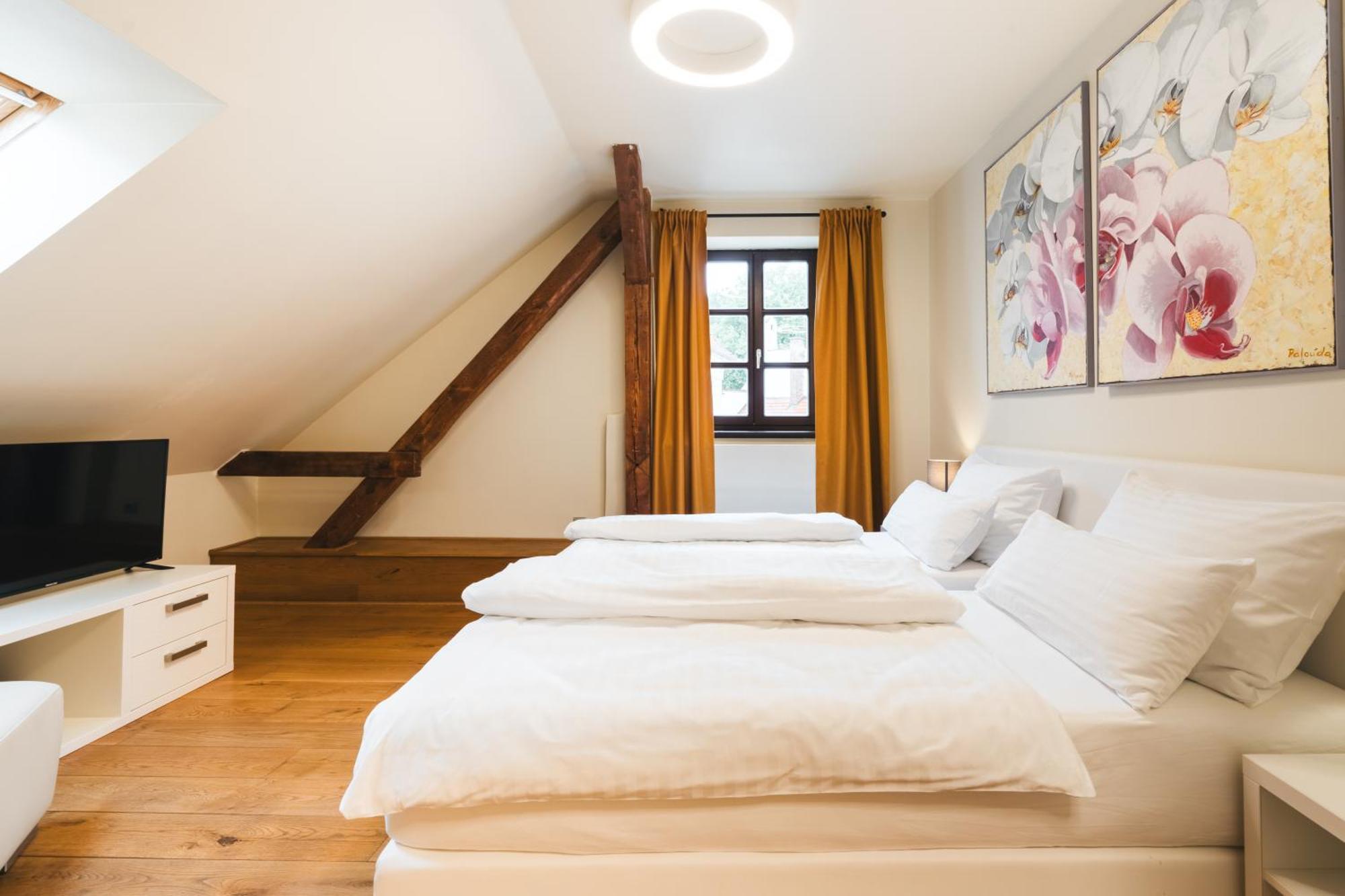 Hotel Latran Cesky Krumlov Luaran gambar