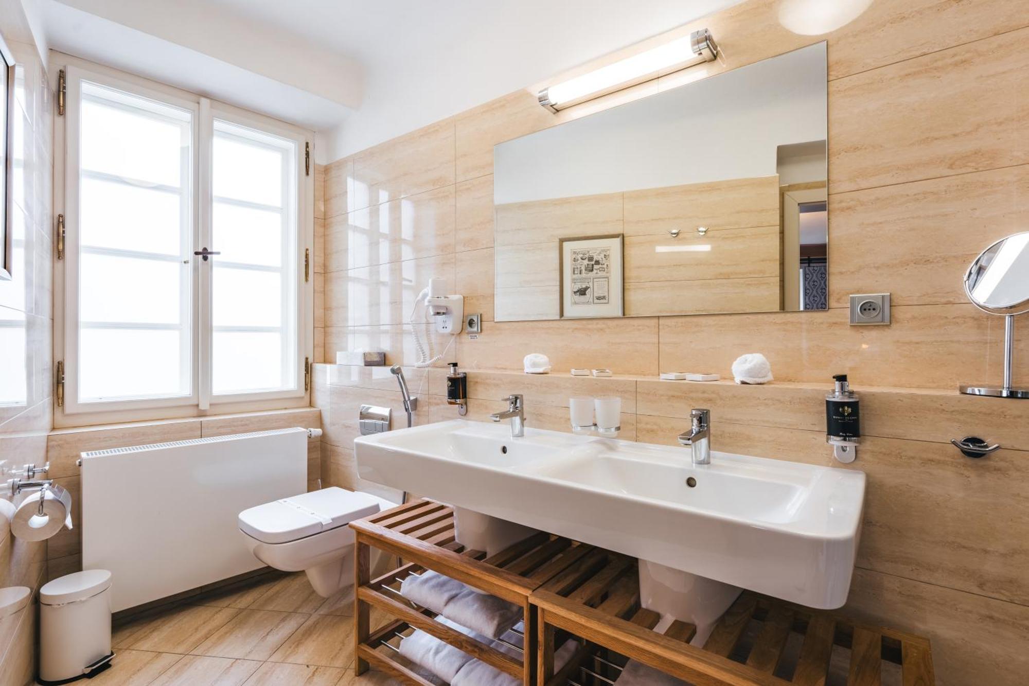 Hotel Latran Cesky Krumlov Luaran gambar
